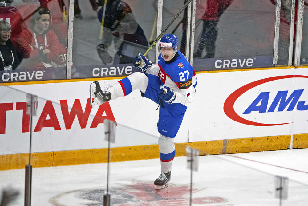 Róbert Fedor (27) oslavuje gól proti Fínsku.