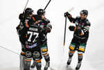 Gólová radosť hráčov Košíc v prvom zápase štvrťfinále play off hokejovej Tipos extraligy.