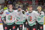 Smútiaci hokejisti Skalice.
