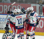 Hokejisti Zvolena sa tešia z gólu v Nitre.