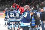 Hráči HK Nitra sa radujú.