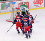 Radujúci sa Zvolenčania po góle.