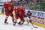 Zľava Nikita Nesterov, Kirill Kaprizov (obaja Rusko) a Jan Kovář (ČR).
