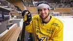 Pavol Regenda v drese HV71.