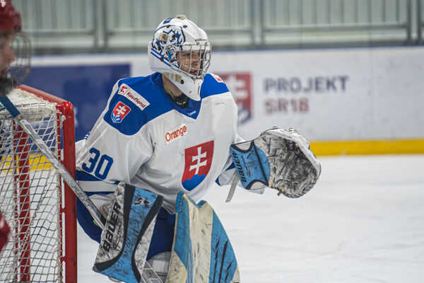 Brankár osemnástky Alan Lenďák.