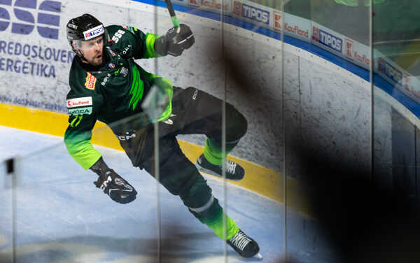 Útočník žilinských vlkov Alexander Avcin.