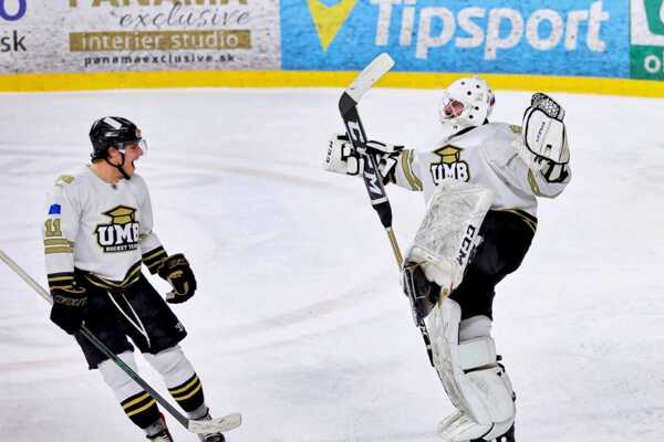 Julínek v drese UMB Banská Bystrica.