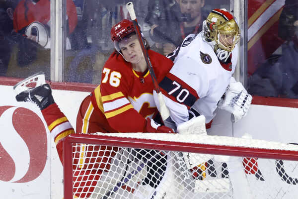 Korpisalo a Pospíšil obranca.