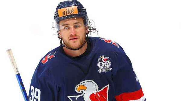 Útočník Brendan Ranford.