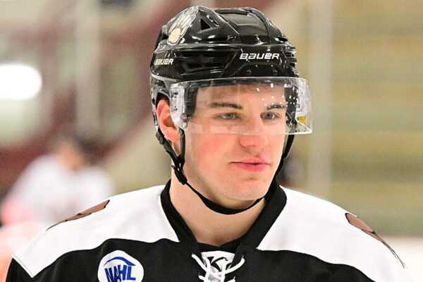 Lašš vo farbách svojho tímu.