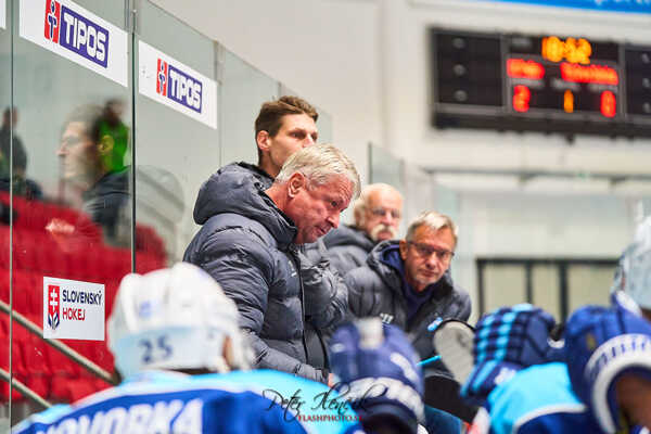 Tréner Dušan Gregor skončil na lavičke Dubnice.