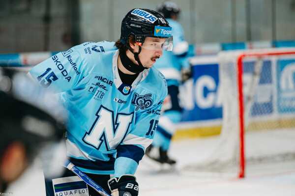 Elias Carmichael v drese HK Nitra.