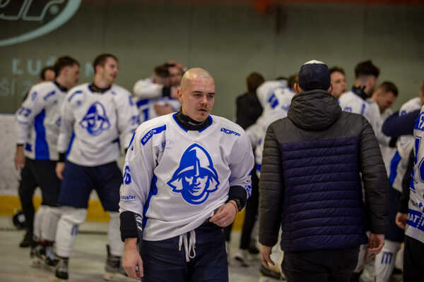 Poliaček v drese MHA Martin.