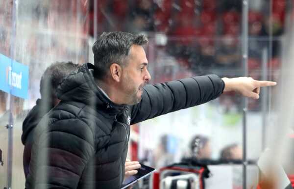 Hlavný tréner HC '05 TAM Banská Bystrica Vlastimil Wojnar.