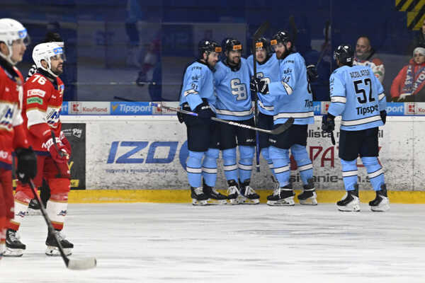 Radosť hráčov Slovana po góle.