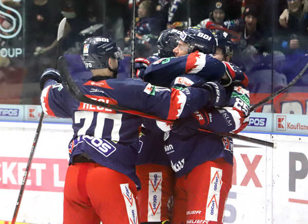 Gólové oslavy hokejistov Zvolena.