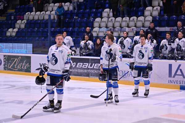 Hráči HK Poprad pred zápasom.
