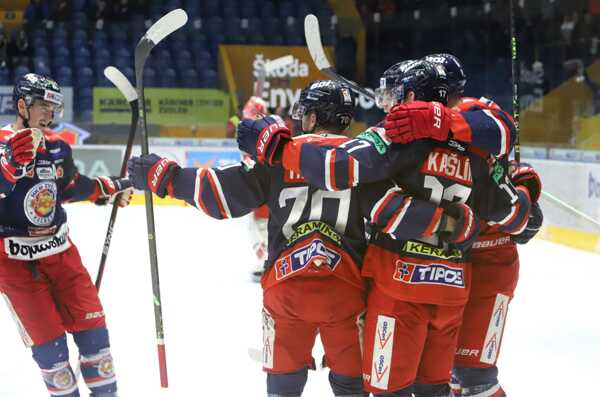 Hráči HKM Zvolen sa tešia.