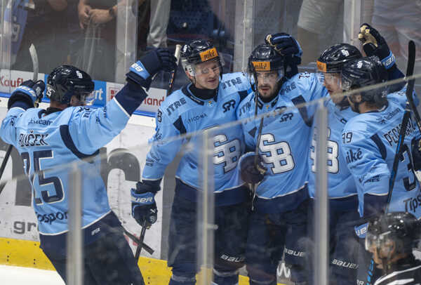 Hráči tímu HC Slovan Bratislava.