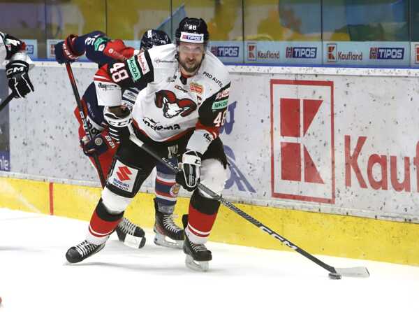 Obranca Ivan Ďatelinka odohral 489. zápas za Banskú Bystricu.