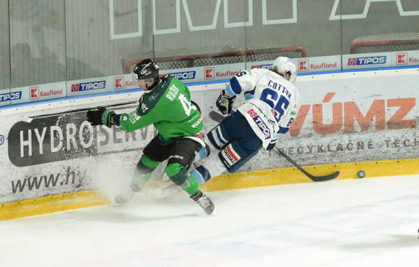 Jakub Ružek v drese Nových Zámkov.