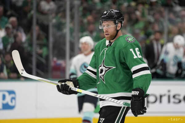 Americký útočník Joe Pavelski.