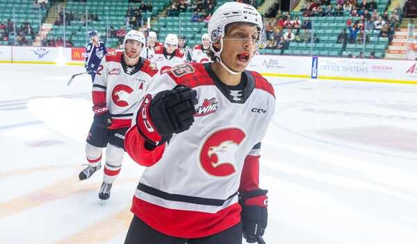 Jozef Viliam Kmec v drese Prince George Cougars. Jozef Viliam Kmec v drese Prince George Cougars.
