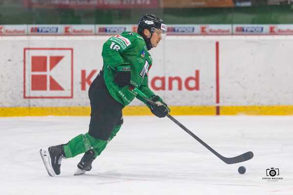 Obranca Kalle Maalahti.