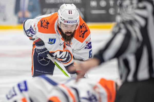 Útočník Kaspars Daugavinš.