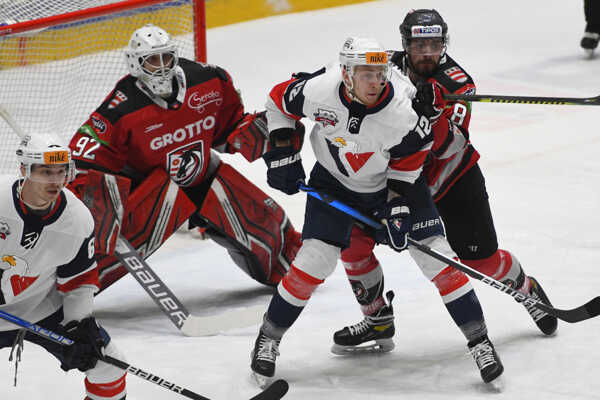 Adamko v drese Prešova.