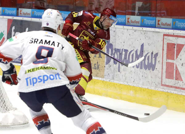 Zľava Marek Šramaty (Zvolen) a Tomáš Starosta (Trenčín).