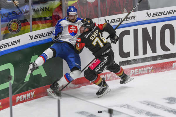 Obranca Martin Bučko.