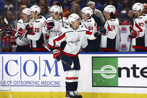 Martin Fehérváry oslavuje tretí gól v tejto sezóne.