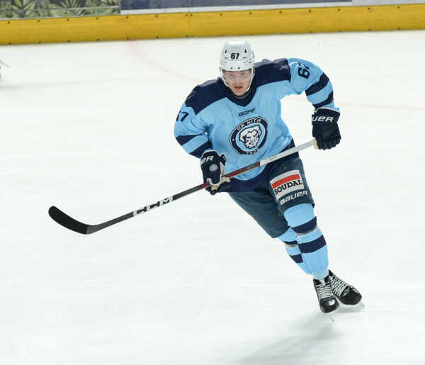 Matej Paulovič v drese HK Nitra.