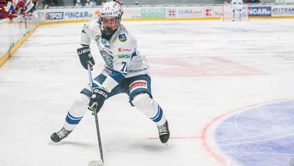 Matúš Lisý v drese HK Nitra.