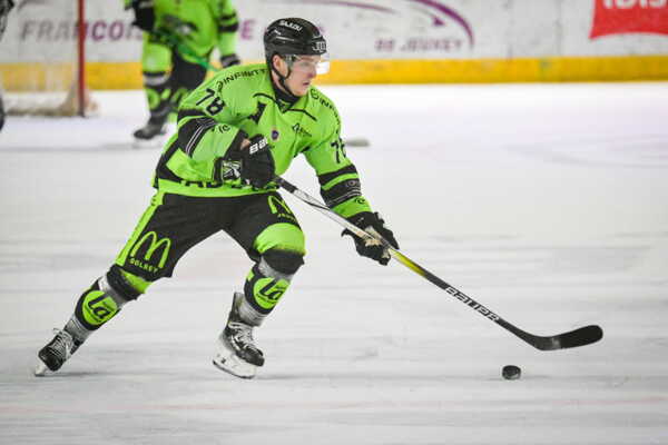 Rudzan v drese Epinalu.