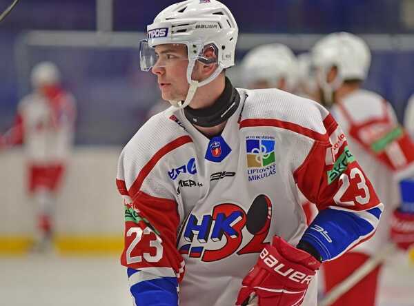 Útočník Matúš Vojtech v drese Liptákov.