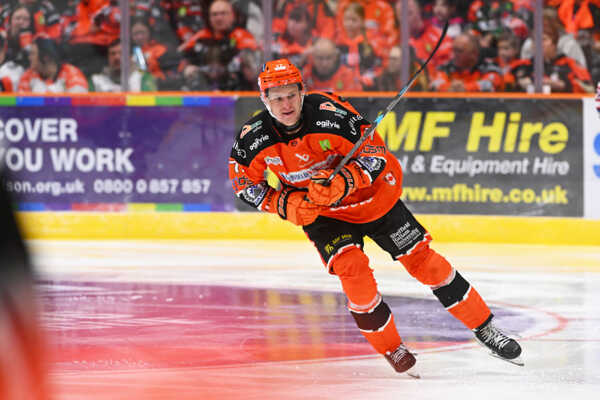 Útočník Maxim Golod.