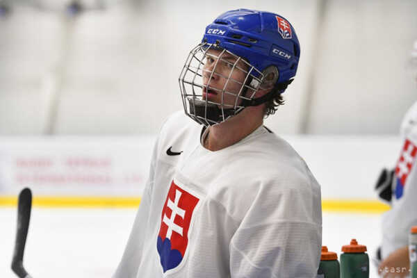 Obranca Maxim Štrbák.