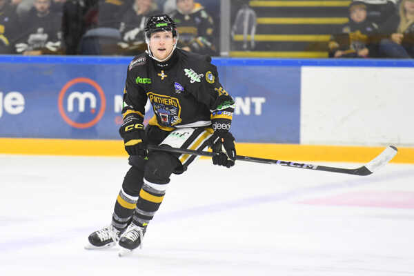 Fossier v drese Nottinghamu.