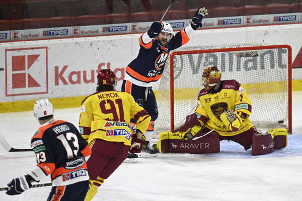 Hráči Michaloviec a Lacouvee.