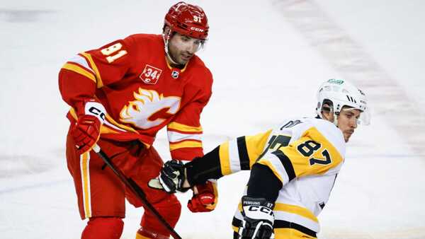 Nazem Kadri v drese Flames.
