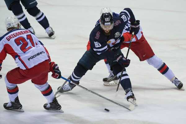 Ebert v drese Slovana.