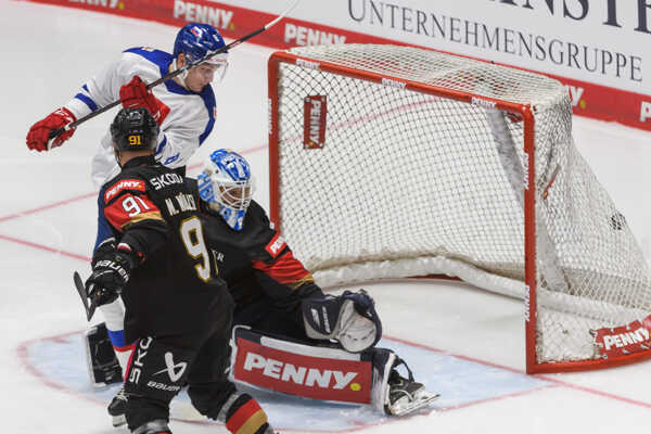 Slovenský hokejista Oliver Okuliar.