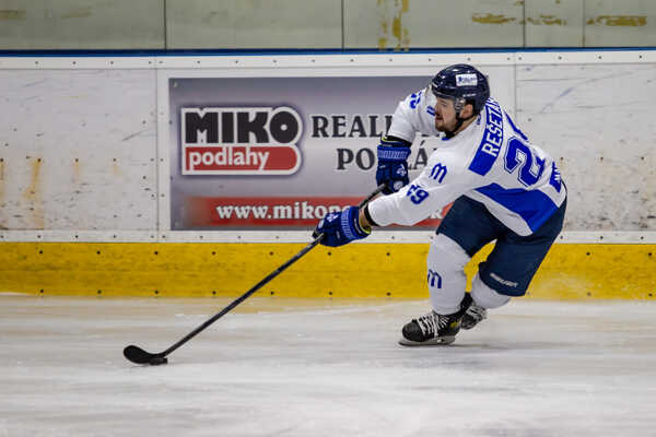 Rešetár zabojuje o miesto.