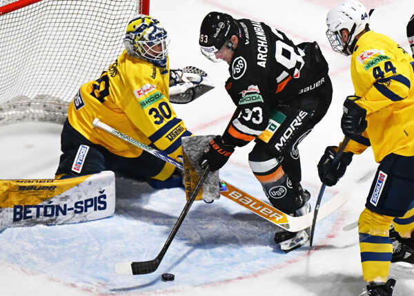 Olivier Archambault z Košíc zakončuje.