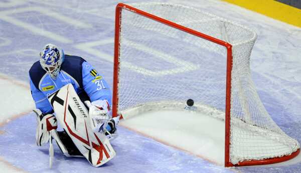 Patrick Galbraith v bránke Slovana.