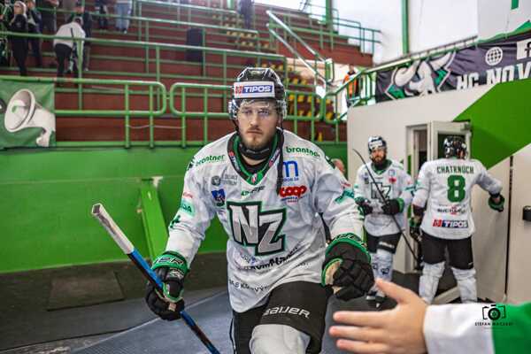 Obranca Patrik Luža.