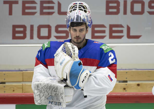 Slovenský brankár Patrik Rybár v reprezentačnom drese.