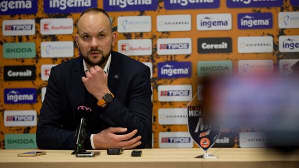 Tréneri Peter Kudelka a Tomáš Surový skončili na lavičke Michaloviec.